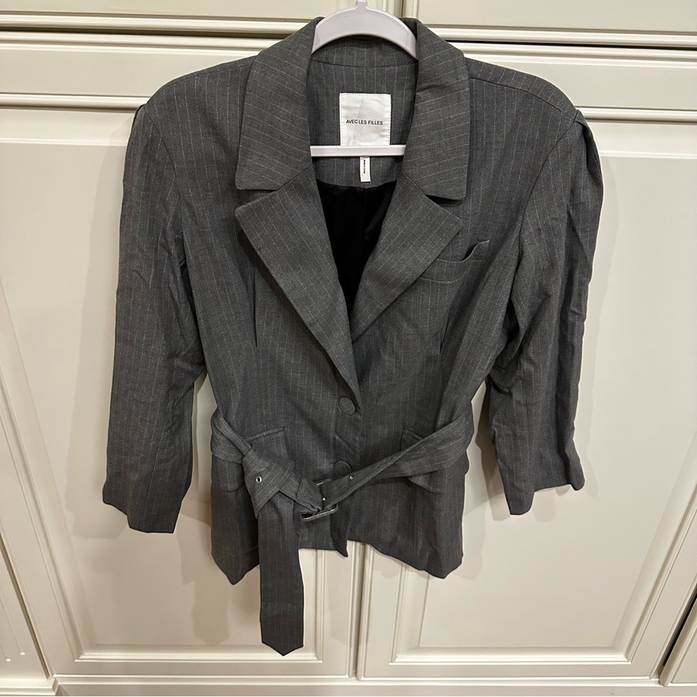 Avec Les Filles Women’s Grey Pinstriped Belted Blazer Jacket Suit Offixe Wear - Picture 3 of 13